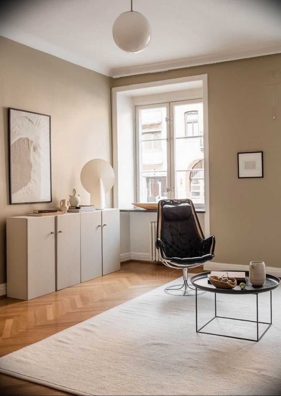 Бежевая стена