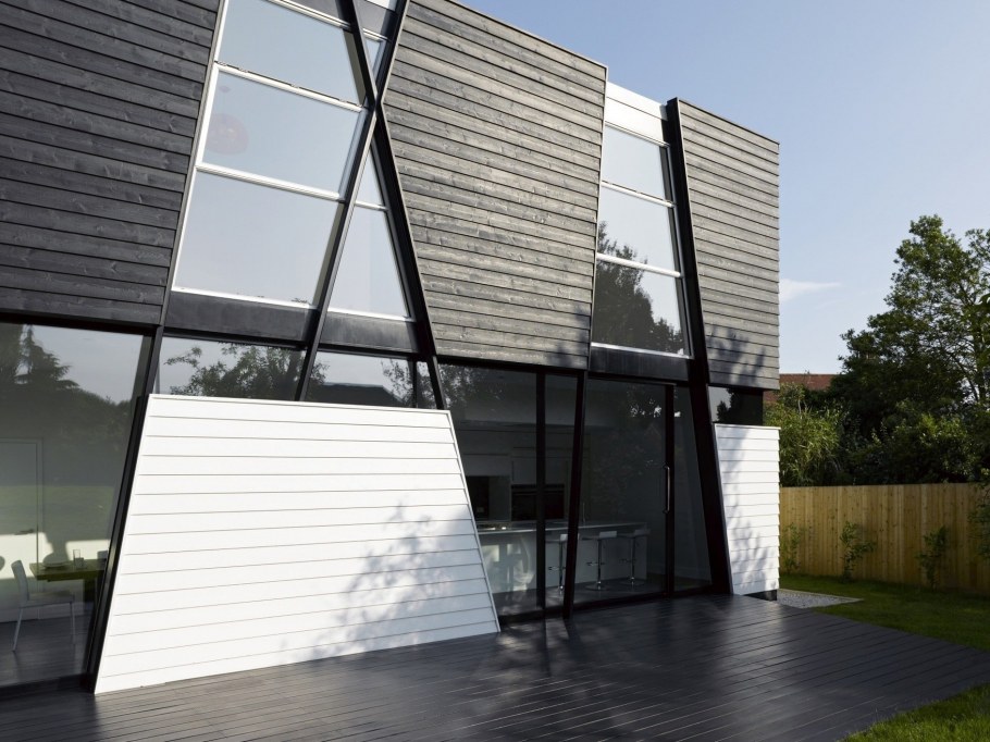 Необычные стеклянные фасады