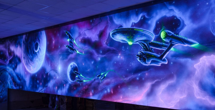 Умный стрит арт