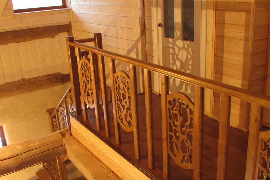 Деревянные балясины для лестниц