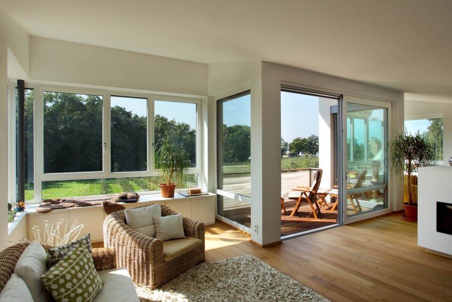 Окна под дерево в интерьере