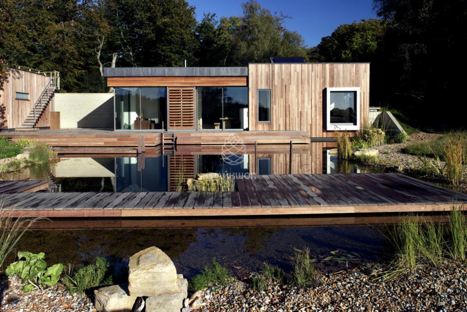 Небольшой дом с плоской крышей