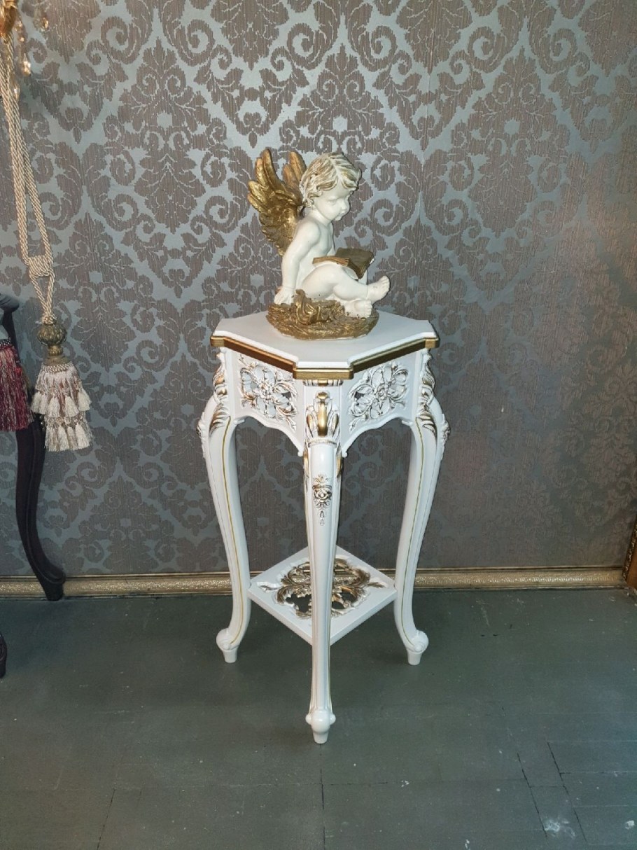 Столик подставка для вазы