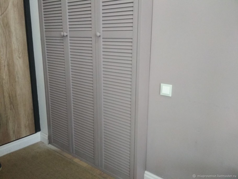 Шкаф с жалюзийными дверцами икеа