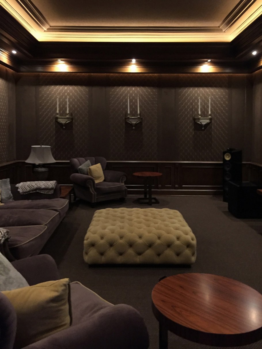 Домашний кинотеатр комната