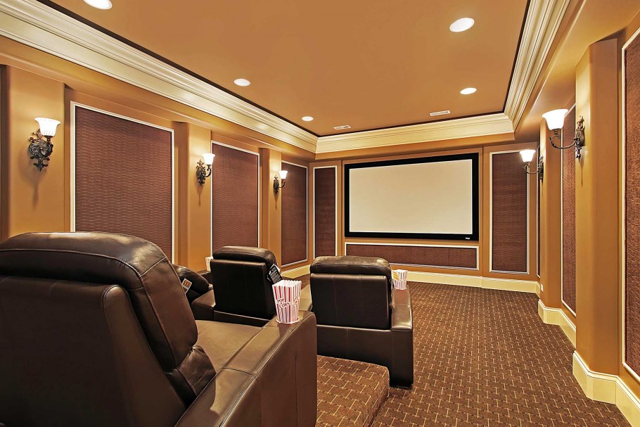 Домашний кинотеатр в загородном доме