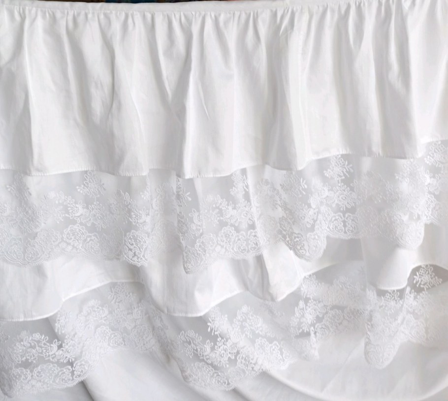 Подзор HM на кровать 16/200