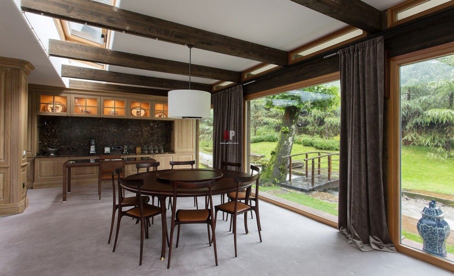 Кухня столовая с панорамными окнами