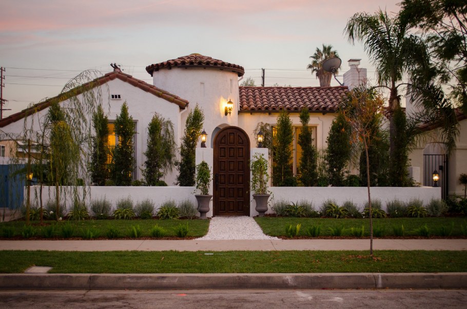 Испанский колониальный стиль в архитектуре