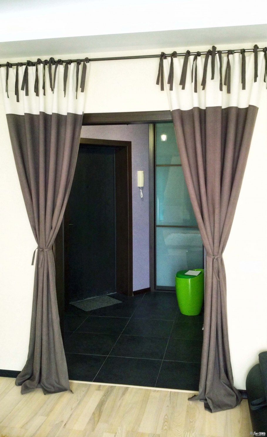 Занавески на дверной проем