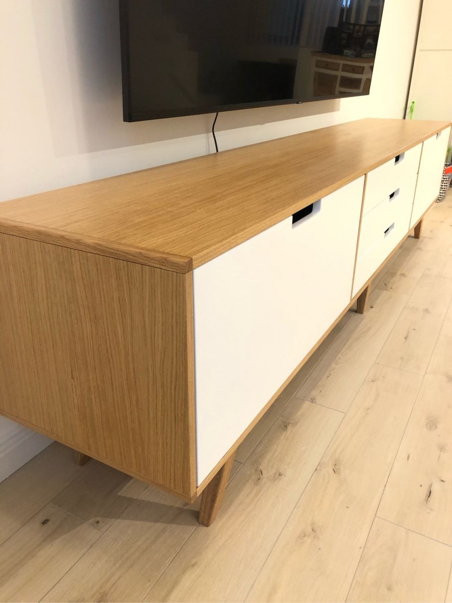 Ikea тумба по ТВ дубовый шпон