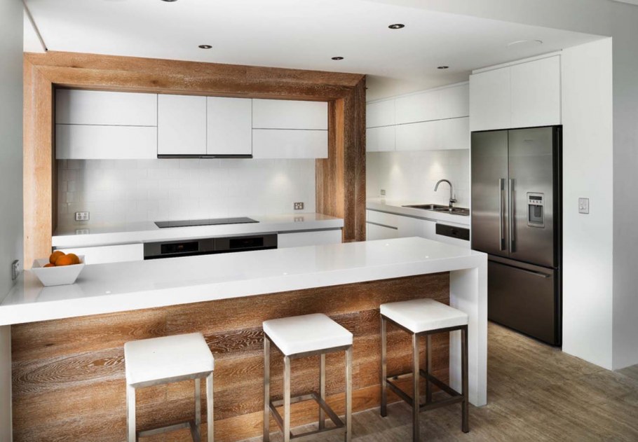 Кухня белая с деревом Минимализм