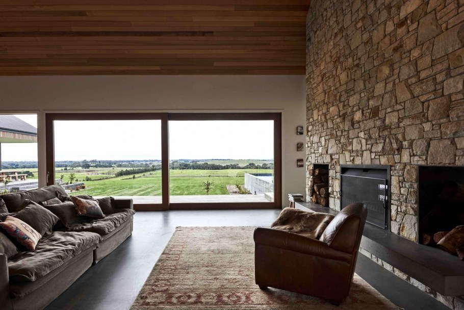 Дом в стиле ранчо внутри