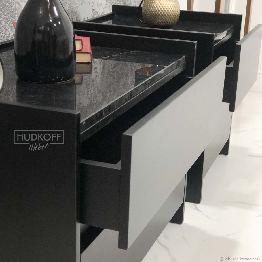 Мраморная тумбочка черный