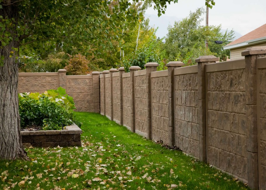 Современный бетонный забор