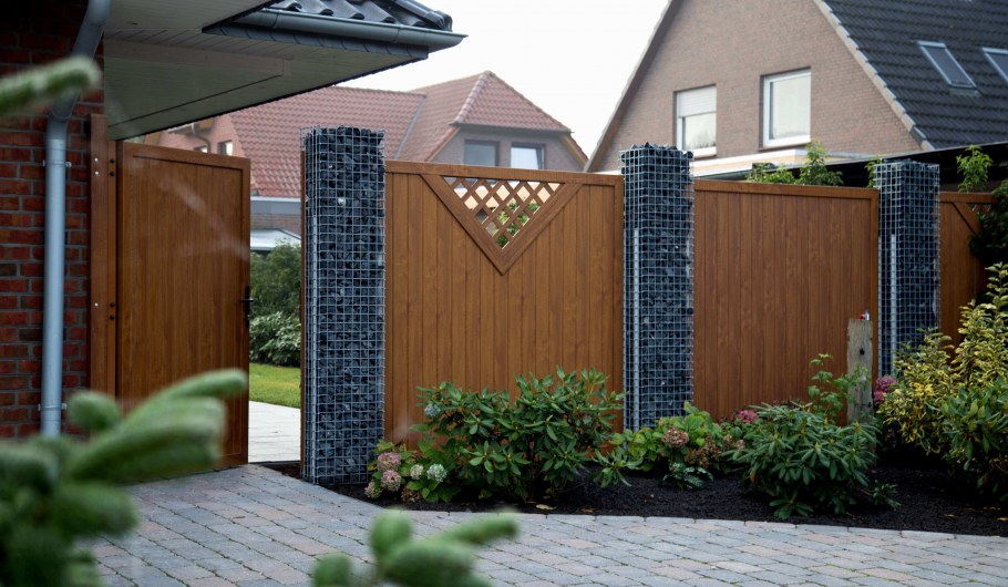 Глухой забор в частном доме