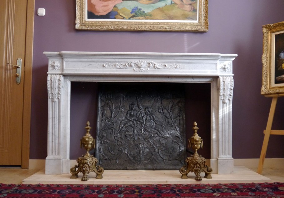 Камин из красного мрамор антик Франция