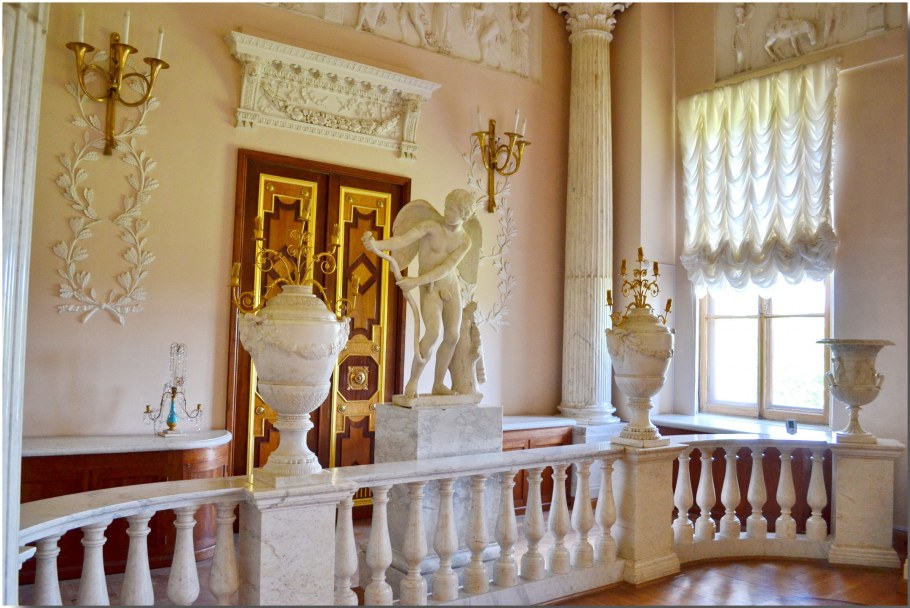 Дворец Гатчины мраморная столовая