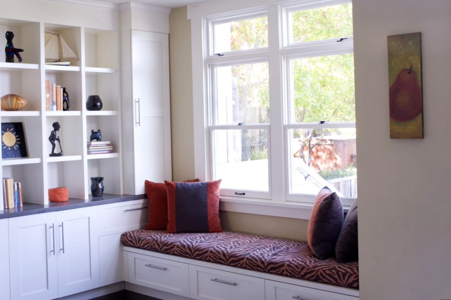 Подоконник скамья