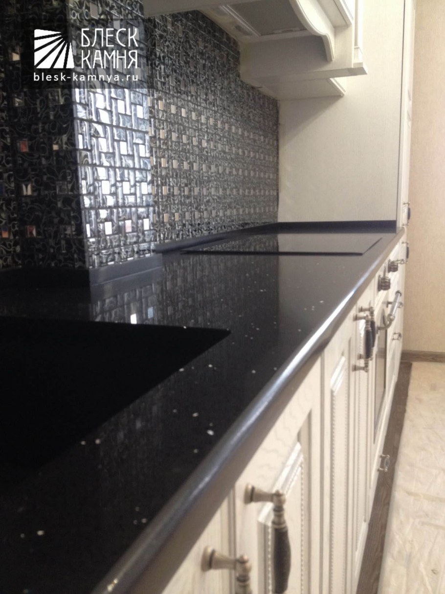 Столешница из кварцевого агломерата still Stone g2807 Black Crystal 20 мм