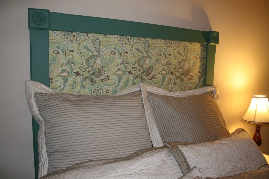 Щит для изголовья кровати