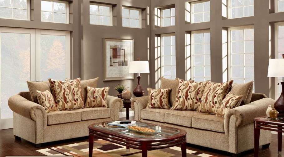 Бежевый диван в интерьере