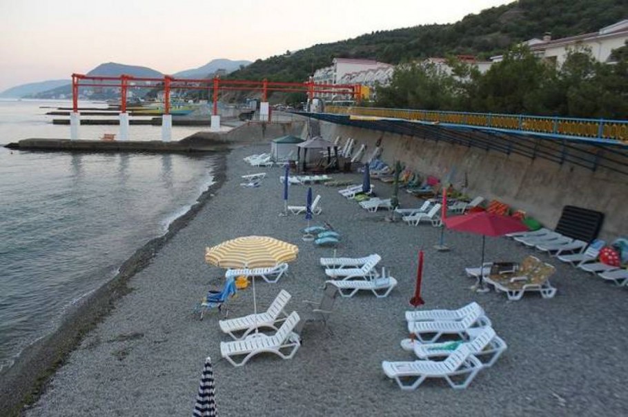 Эллинг Дельфин Алушта