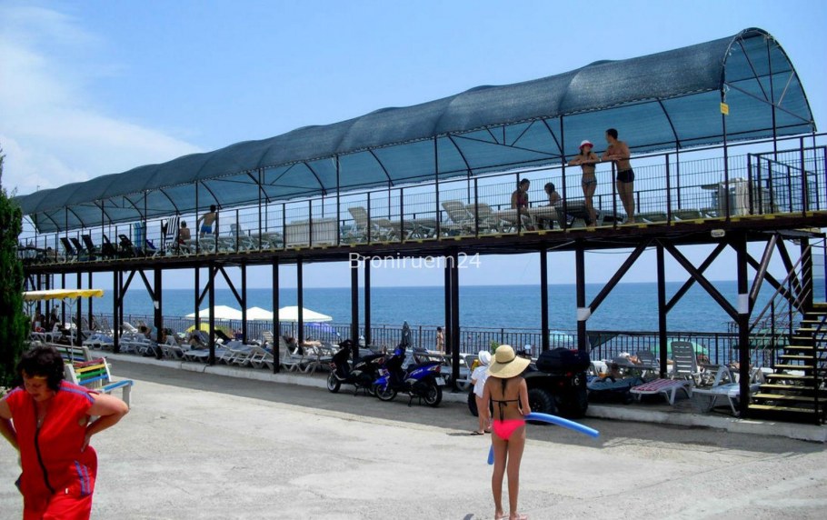 Эллинг Дельфин Алушта