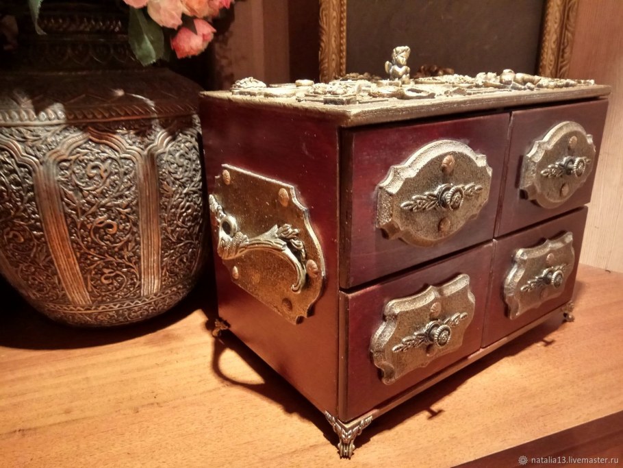 Необычные комоды