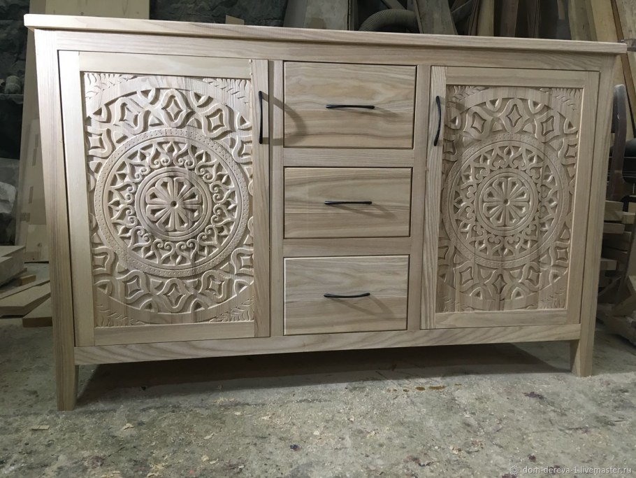 Дизайнерская трещина в комоде