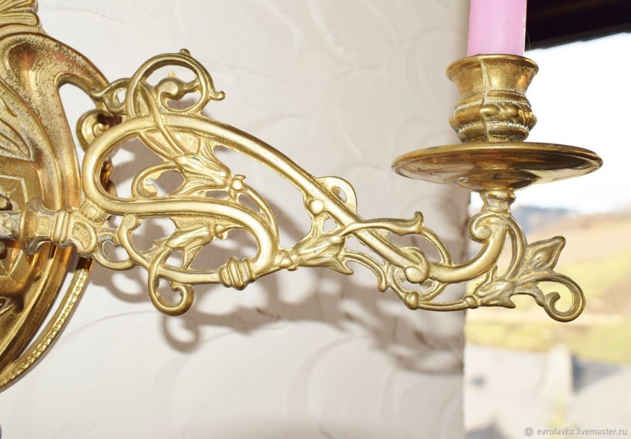 Старинный настенный подсвечник