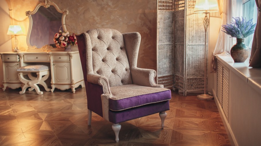 Винтажное кресло для фотостудии