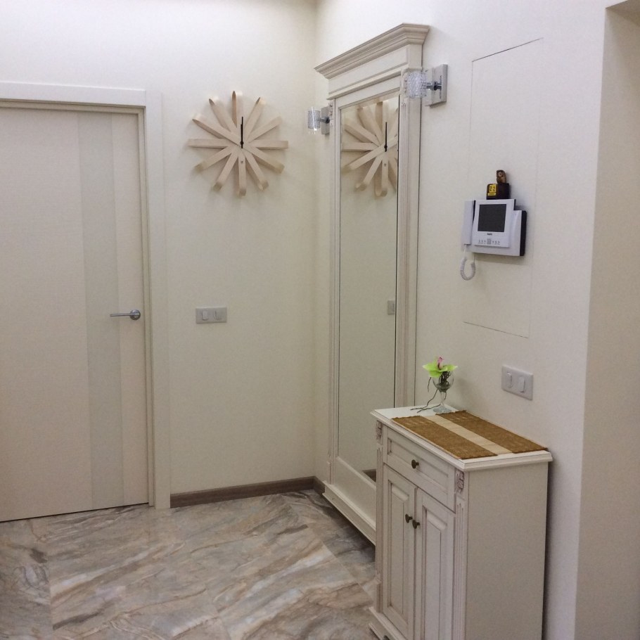 Счетчик в прихожей декорирование