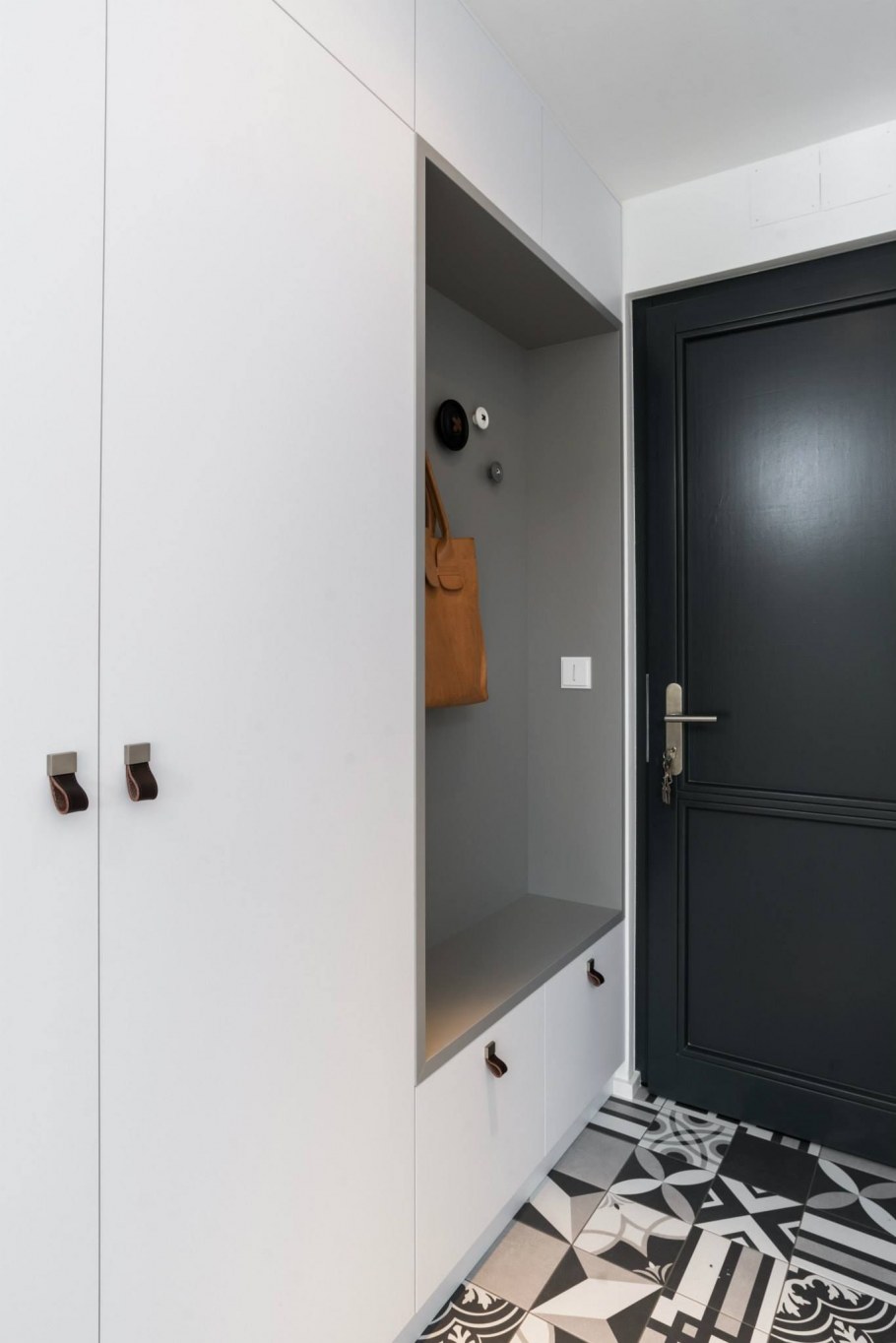 Прихожая в нише коридора