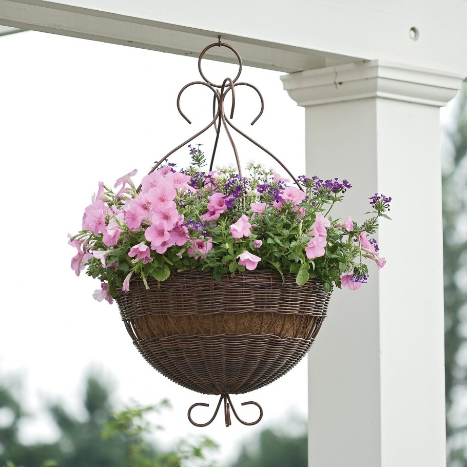 Подвесные корзины для цветов