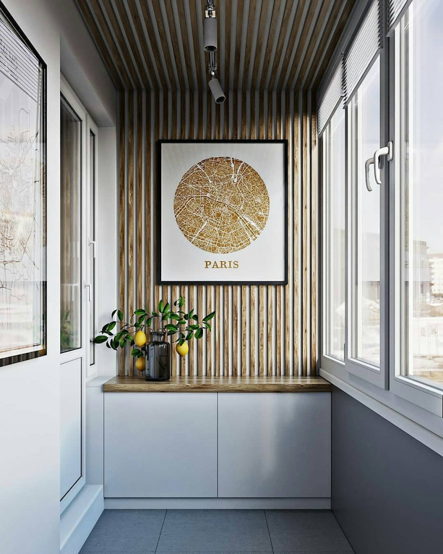 Деревянные рейки на балконе