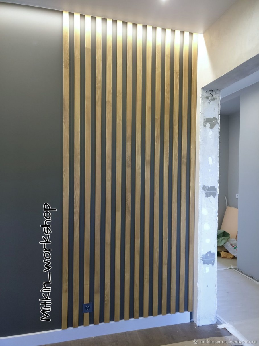 Декор стены на балконе