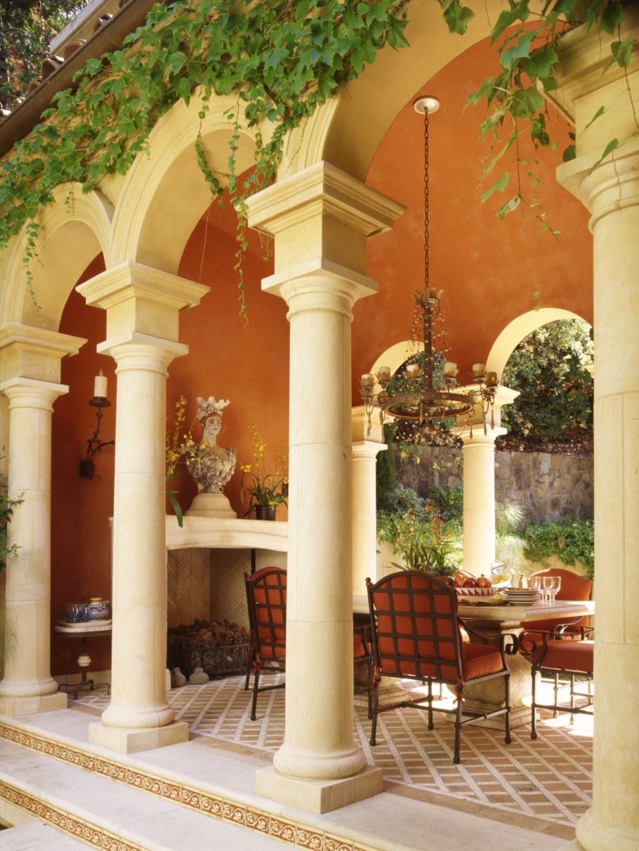 Колонны в интерьере