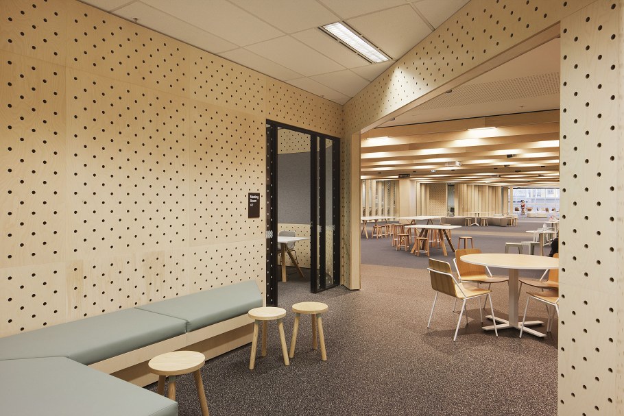 Внутренняя отделка фанерой