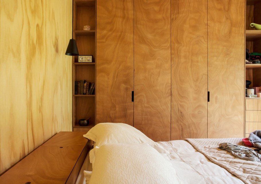 Отделка стен фанерой