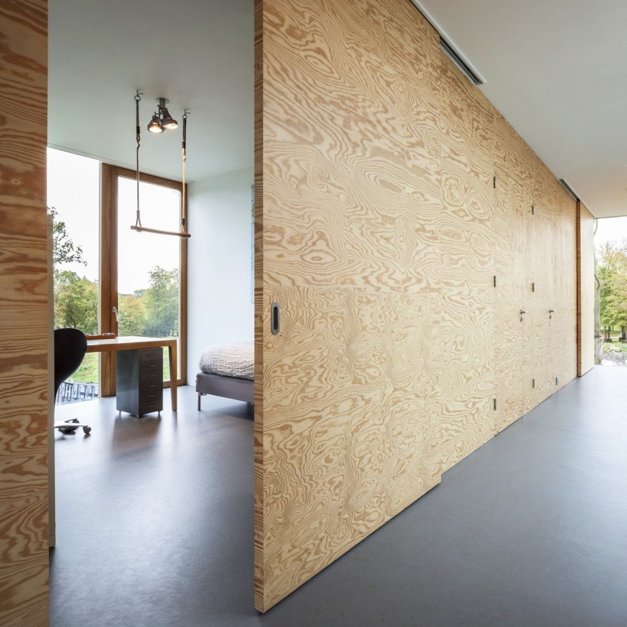 Деревянное панно