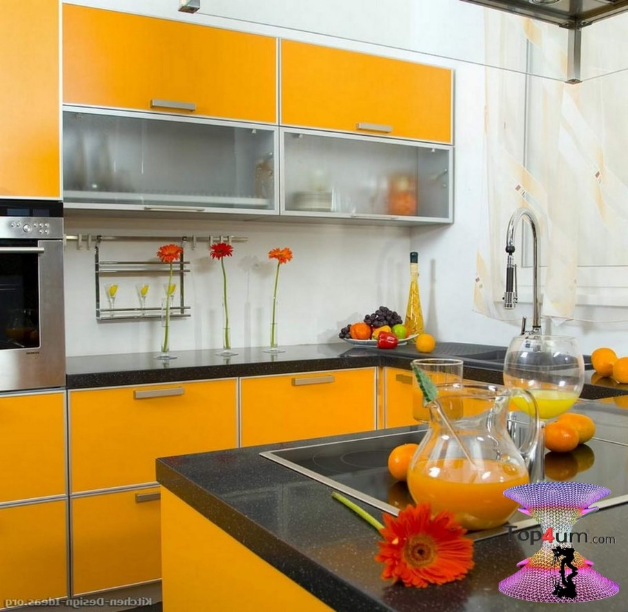 Красивая яркая кухня