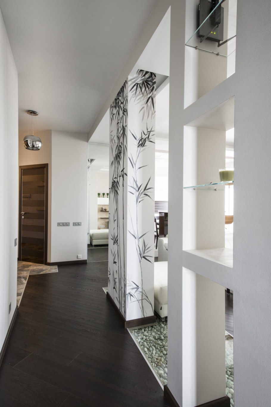 Зеркальная колонна