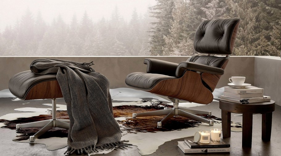 Кресло из лаковой кожи