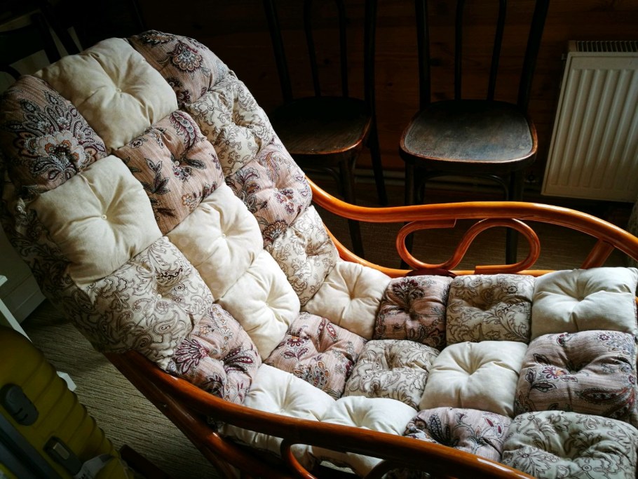 Кукольное кресло