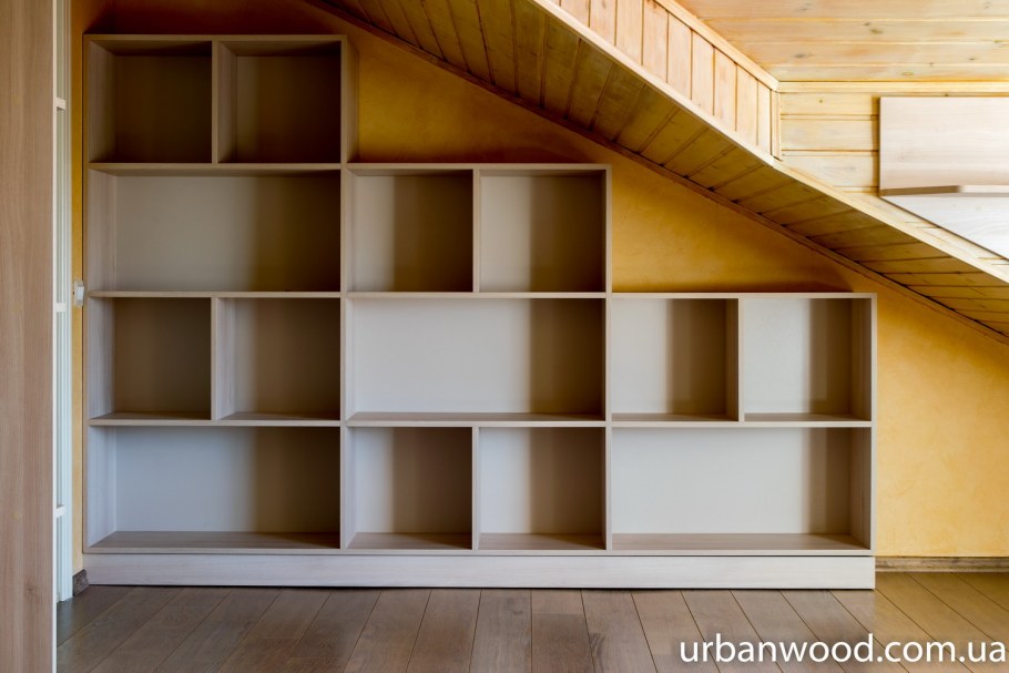 Полки на мансарде