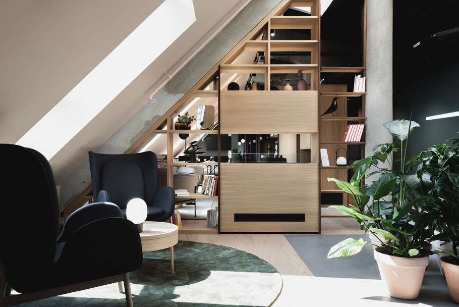 Библиотека на мансарде