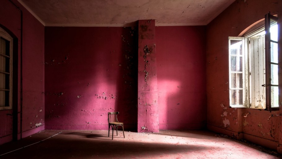 Розово черный интерьер