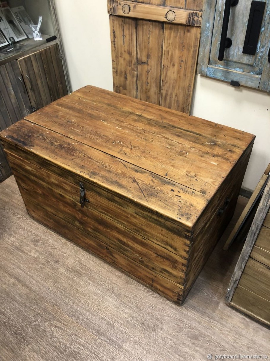 Антикварный сундук