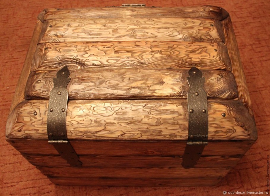Сундуки старинные деревянные